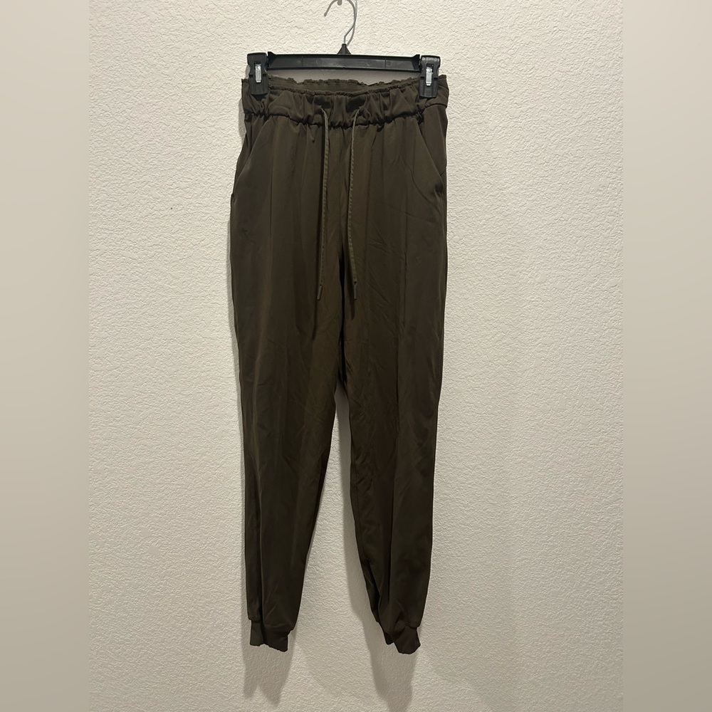 Lululemon 🍋 Jogger high-rise on the fly stretch pants gym leggings olive green